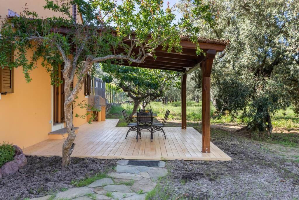 A Charming Country Cottage + Bikes And Kayaks Bosa Exterior photo