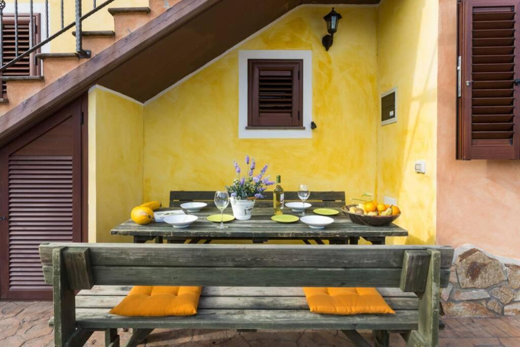 A Charming Country Cottage + Bikes And Kayaks Bosa Exterior photo